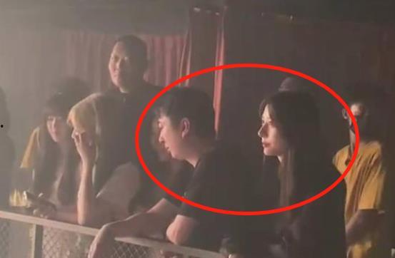 网红吃瓜塌房图片视频,揭秘网络红人背后的真相与争议